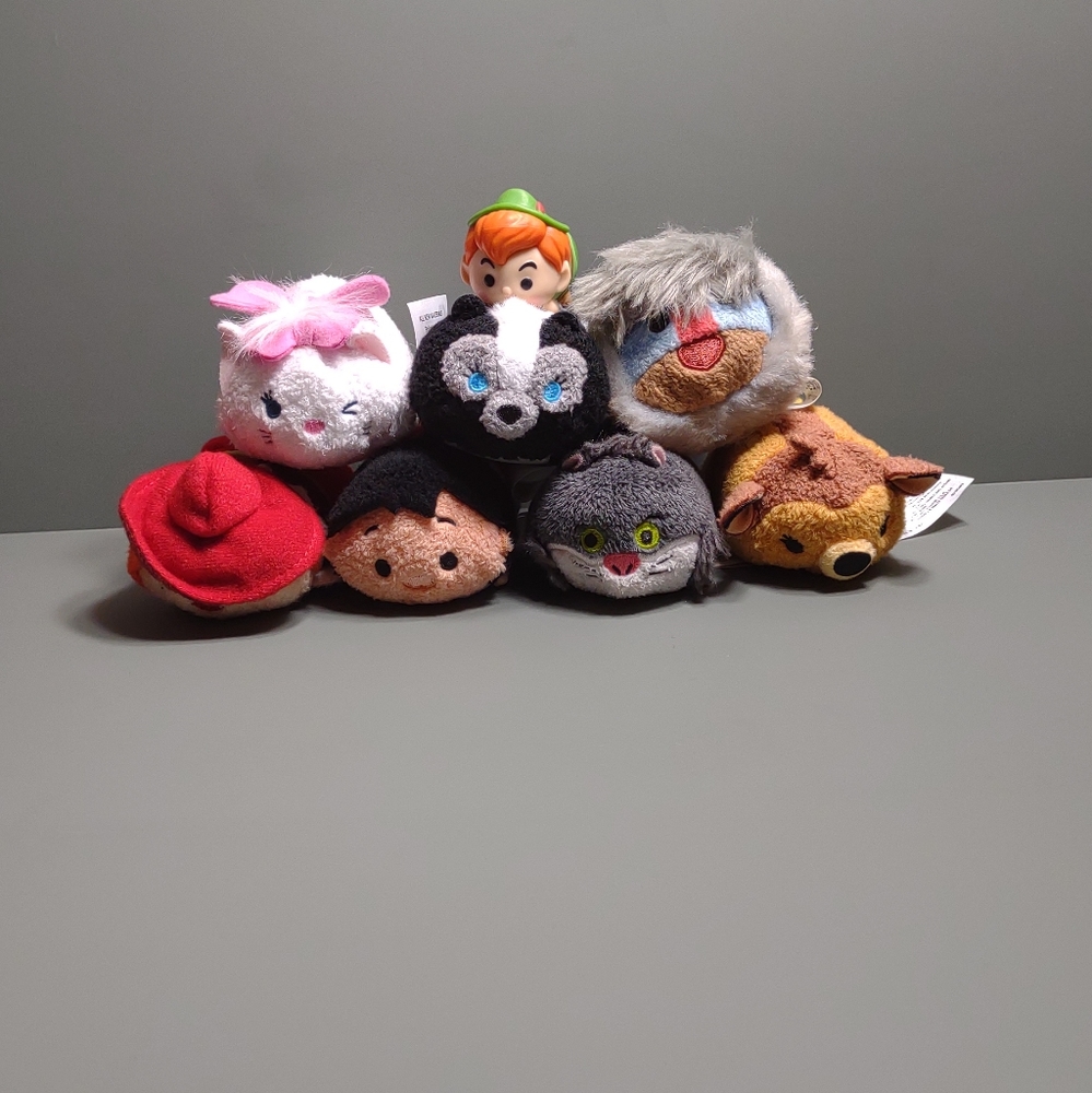 Disney Tsum Tsum lot of 8